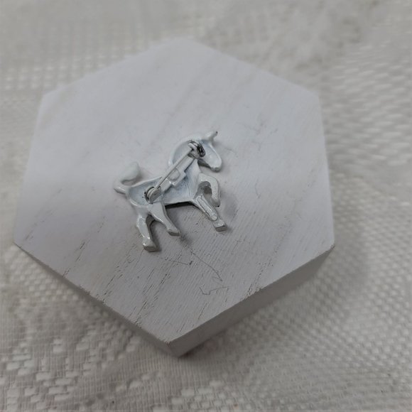 Zebra Metal Pin Brooch Small Black & White Fun - Picture 6 of 7